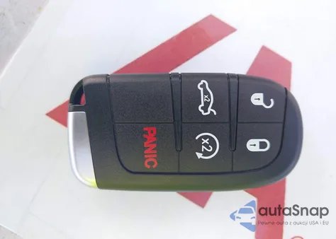 2019 Jeep Compass Latitude 4X4 z USA, uszkodzony, nr VIN 3C4NJDBB4KT839650